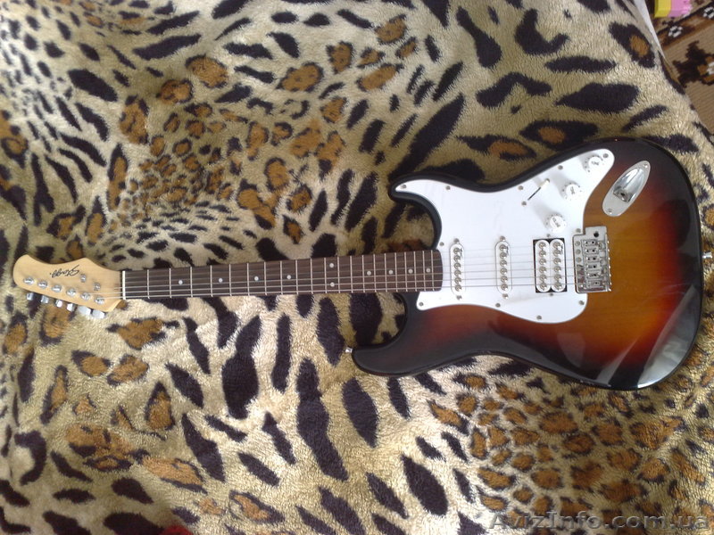 Продам новую электрогитару Stagg S402  - <ro>Изображение</ro><ru>Изображение</ru> #1, <ru>Объявление</ru> #122029