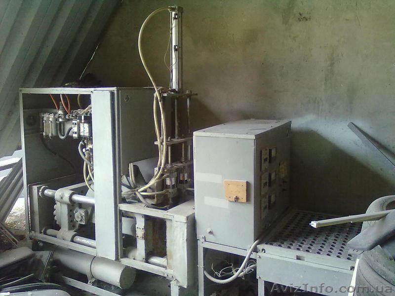 Выдувная машина пет бутылки 450 шт/час.Б/у  полуавтомат. - <ro>Изображение</ro><ru>Изображение</ru> #1, <ru>Объявление</ru> #898381