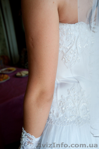 Продам шикарное эксклюзивное свадебное платье (белый цвет). ЕСТЬ ФОТО - <ro>Изображение</ro><ru>Изображение</ru> #3, <ru>Объявление</ru> #89899