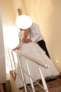 Продам шикарное эксклюзивное свадебное платье (белый цвет). ЕСТЬ ФОТО - <ro>Изображение</ro><ru>Изображение</ru> #4, <ru>Объявление</ru> #89899