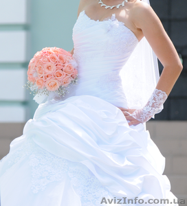 Шикарное свадебное платье!!! - <ro>Изображение</ro><ru>Изображение</ru> #5, <ru>Объявление</ru> #570378
