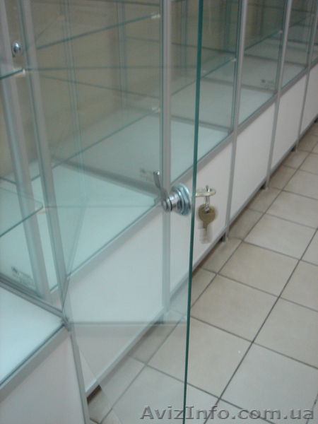 Продам витрины остекленные с подсветкой и замком - <ro>Изображение</ro><ru>Изображение</ru> #1, <ru>Объявление</ru> #725262