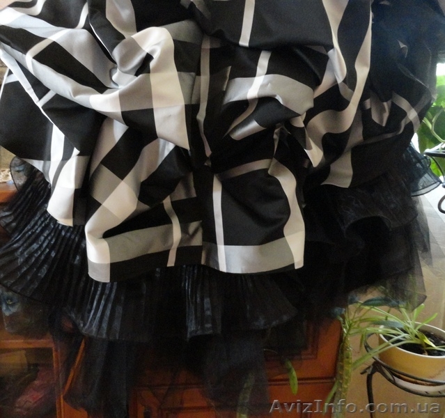 Выпускное платье! Очень красивое! Атласное (из Италии, стоило 300 евро - <ro>Изображение</ro><ru>Изображение</ru> #7, <ru>Объявление</ru> #914427