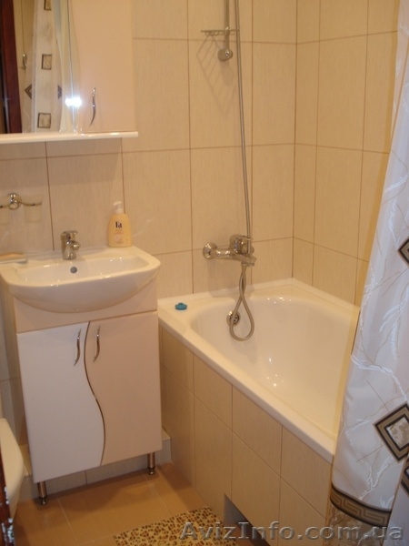 Посуточно 1-к. кв-ра с кондиционером в центре, евроремонт и Wi-Fі.  Оф. документ - <ro>Изображение</ro><ru>Изображение</ru> #5, <ru>Объявление</ru> #980625