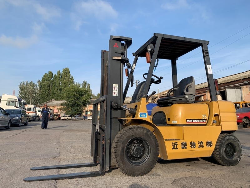 Вилочный автопогрузчик/автонавантажувач Mitsubishi на 2.5 тонны - <ro>Изображение</ro><ru>Изображение</ru> #6, <ru>Объявление</ru> #1697982